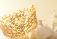 クラウンでキュートな花嫁に♪麗しのブライダルアクセサリー