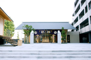 赤城神社 神楽坂の歴史ある神社で初のブライダルフェア ぐるなびウエディングhowto