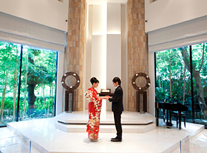 八芳園 結婚0年目の記念日となる 婚約式 を提案 ぐるなびウエディングhowto