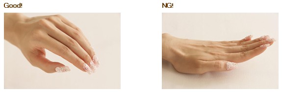 ネイルが引き立つ所作＆ふるまい