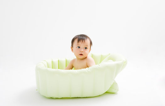 赤ちゃんをリラックスさせる入浴方法 沐浴手順のまとめ ぐるなびウエディングhowto