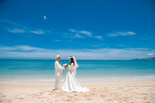体験レポート付き 沖縄フォトウエディング お食事会ウエディングで 美しい写真と心に残る結婚式 ぐるなびウエディングhowto