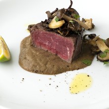 少人数で美食を楽しむアットホームウェディング